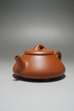 Load image into Gallery viewer, Fully Handmade Jiangponi Shipiao Yixing Teapot by Hu Manshan 全手工胡漫山降坡泥任瓢 140ml