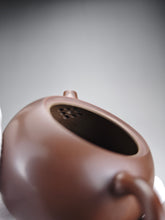 Load image into Gallery viewer, 140ml Xishi Nixing Teapot by Li Wenxin 李文新泥兴西施