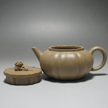 Load image into Gallery viewer, Fully Handmade Jiangpo-Qingni Jingwen Xiushi Yixing Teapot by Feng Tao 全手工冯涛青降坡泥筋纹器绣狮 140ml