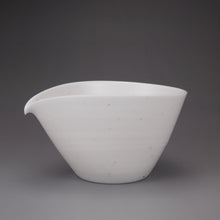 Load image into Gallery viewer, Dew Drop Fair Cup by Taoshan Studio 桃山房白子玉系列公杯 140ml