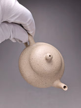 Load image into Gallery viewer, Baiyuduan Pear with Base Yixing Teapot 白玉段梨形壶 140ml