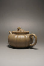 Load image into Gallery viewer, Fully Handmade Jiangpo-Qingni Jingwen Lion Head Yixing Teapot by Feng Tao 全手工冯涛降坡青泥筋纹狮球 140ml