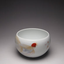 Load image into Gallery viewer, Gliding Fish Falangcai Porcelain Bowl Teacup 珐琅彩飞鱼自乐杯 140ml