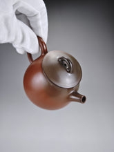 Load image into Gallery viewer, 145ml Oval Nixing Teapot with Yaobian by Li Wenxin 李文新阴阳梨形