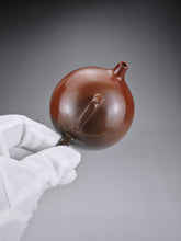 Load image into Gallery viewer, 145ml Nixing 'Little Kettle' Teapot with Yaobian by Li Wenxin 李文新阴阳秦权
