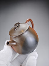 Load image into Gallery viewer, 145ml Oval Nixing Teapot with Yaobian by Li Wenxin 李文新阴阳梨形