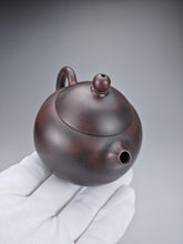 Load image into Gallery viewer, 145ml Xishi Nixing Teapot by Li Wenxin 李文新泥兴西施