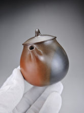 Load image into Gallery viewer, 145ml Oval Nixing Teapot with Yaobian by Li Wenxin 李文新阴阳梨形