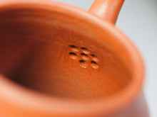 Load image into Gallery viewer, Demo Zhuni Dahongpao Gaopan Yixing Teapot 朱泥大红袍高潘 150ml