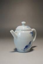 Load image into Gallery viewer, Qinghua Duck Jingdezhen Porcelain Tall Teapot 青花手绘高士壶 150ml