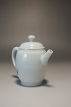 Load image into Gallery viewer, Qinghua Duck Jingdezhen Porcelain Tall Teapot 青花手绘高士壶 150ml