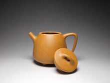 Load image into Gallery viewer, Huangjin Duan Tall Shipiao Yixing Teapot 黄金段高石瓢 150ml