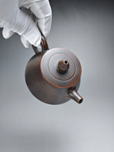 Load image into Gallery viewer, 150ml Shipiao Nixing Teapot 坭兴石瓢壶 by Wu Sheng Sheng