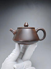Load image into Gallery viewer, 150ml Shipiao Nixing Teapot 坭兴石瓢壶 by Wu Sheng Sheng