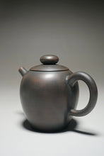 Load image into Gallery viewer, Julunzhu Nixing Teapot by Wu Sheng Sheng 坭兴吴盛胜巨轮珠 150ml