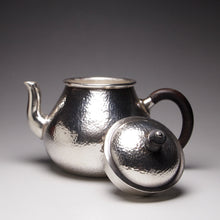Load image into Gallery viewer, 999 Pure Silver Handmade Pear Teapot 全手工纯银999梨形壶 150ml