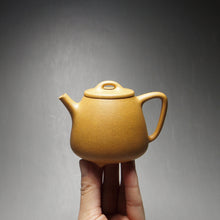 Load image into Gallery viewer, Huangjin Duan Tall Shipiao Yixing Teapot 黄金段高石瓢 150ml
