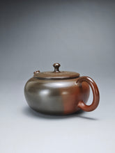 Load image into Gallery viewer, 150ml Flattop Nixing Teapot with Yaobian by Li Wenxin 李文新阴阳扁壶