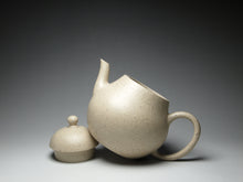 Load image into Gallery viewer, Baiyuduan Tall Pear Yixing Teapot 白玉段高梨形壶 150ml