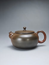 Load image into Gallery viewer, 150ml Flattop Nixing Teapot with Yaobian by Li Wenxin 李文新阴阳扁壶