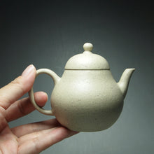 Load image into Gallery viewer, Baiyuduan Tall Pear Yixing Teapot 白玉段高梨形壶 150ml