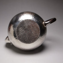 Load image into Gallery viewer, 999 Pure Silver Handmade Pear Teapot 全手工纯银999梨形壶 150ml
