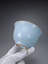 Load image into Gallery viewer, Azure Ruyao Yuanbao Gaiwan 汝窑天青元宝盖碗