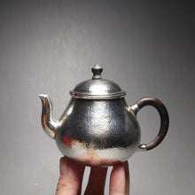 Load image into Gallery viewer, 999 Pure Silver Handmade Pear Teapot 全手工纯银999梨形壶 150ml