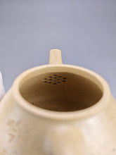 Load image into Gallery viewer, Fully Handmade Benshan Duanni Shipiao with Carving By Hu Haojie 胡浩杰全手工本山段泥平盖石瓢 150ml