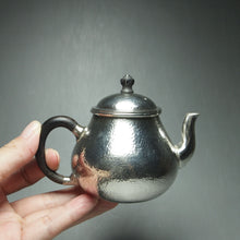 Load image into Gallery viewer, 999 Pure Silver Handmade Pear Teapot 全手工纯银999梨形壶 150ml