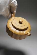 Load image into Gallery viewer, Fully Handmade Huang Duanni Zhoupan by Zhang Jie 全手工张杰黄段泥周盘 150ml