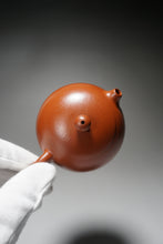 Load image into Gallery viewer, Fully Handmade Zhuni Xishi Teapot by Yu Bo 全手工余波制极品朱泥西施 150ml
