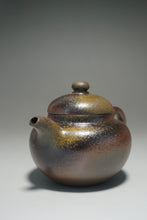 Load image into Gallery viewer, Wood Fired Handpicked TianQingNi Shiyuan Yixing Teapot 柴烧天青泥柿圆 150ml