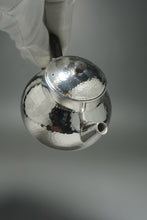 Load image into Gallery viewer, 999 Pure Silver Handmade Elegant Teapot 全手工纯银999壶 150ml