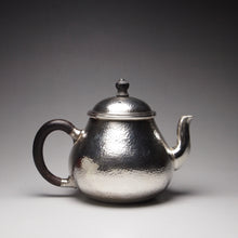 Load image into Gallery viewer, 999 Pure Silver Handmade Pear Teapot 全手工纯银999梨形壶 150ml
