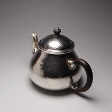 Load image into Gallery viewer, 999 Pure Silver Handmade Pear Teapot 全手工纯银999梨形壶 150ml