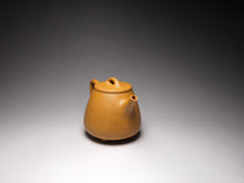 Load image into Gallery viewer, Huangjin Duan Tall Shipiao Yixing Teapot 黄金段高石瓢 150ml