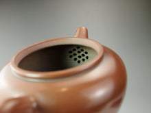 Load image into Gallery viewer, 155ml Shuiping Nixing Teapot by Li Changquan 黎昌权坭兴水平壶