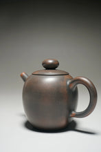 Load image into Gallery viewer, Julunzhu Nixing Teapot by Wu Sheng Sheng 坭兴吴盛胜巨轮珠 155ml