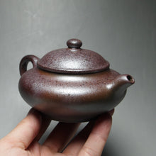 Load image into Gallery viewer, Wood Fired Lao Zini Short Panhu Yixing Teapot 柴烧老紫泥矮潘壶 155ml