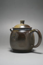 Load image into Gallery viewer, Wood Fired Julunzhu Nixing Teapot by Li Wenxin 李文新柴烧巨轮珠 155ml