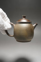 Load image into Gallery viewer, Wood Fired Julunzhu Nixing Teapot by Li Wenxin 李文新柴烧巨轮珠 155ml