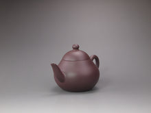 Load image into Gallery viewer, Lao Zini Pear Yixing Teapot 老紫泥梨型 160ml