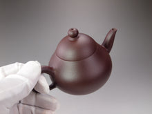Load image into Gallery viewer, Lao Zini Pear Yixing Teapot 老紫泥梨型 160ml
