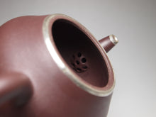 Load image into Gallery viewer, PRE-ORDER: Lao Zini Pear Yixing Teapot with Pure Silver 包银老紫泥梨型 160ml