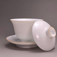 Load image into Gallery viewer, 160ml Big Flower Tianbai Jingdezhen Porcelain Gaiwan with Brown Rim