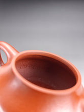 Load image into Gallery viewer, Fully Handmade zhuni Yinpiao teapot by YuBo 余波全手工极品朱泥饮瓢 160ml