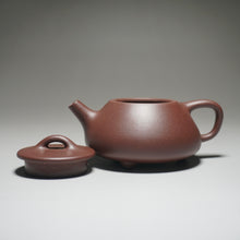 Load image into Gallery viewer, Lao Zini Shipiao Yixing Teapot 老紫泥石瓢 155ml