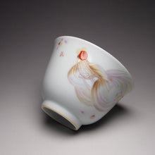 Load image into Gallery viewer, Gliding Fish Falangcai Porcelain Yashou Teacup 珐琅彩飞鱼自乐杯 160ml