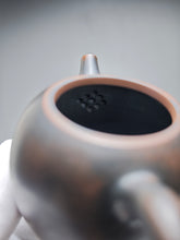 Load image into Gallery viewer, Julunzhu Nixing Teapot by Wu Sheng Sheng 坭兴吴盛胜巨轮珠 155ml